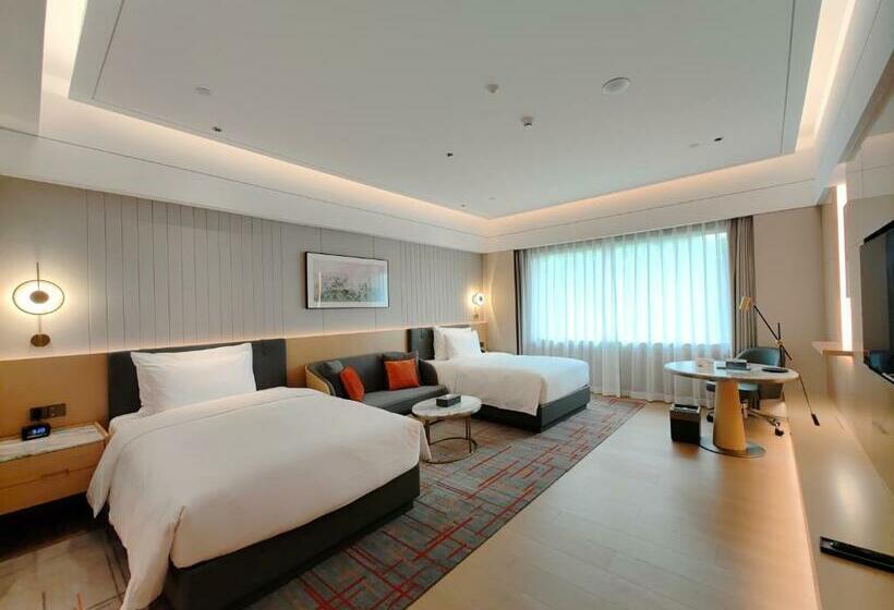 Номер Superior Вид на Сад, Wyndham Grand Zhaoqing Downtown