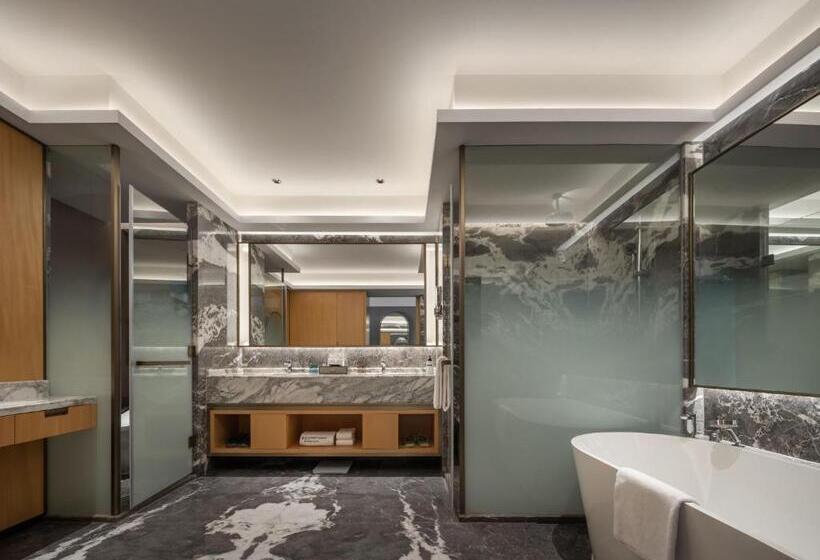 Номер Executive Кровать Кинг, Wyndham Grand Zhaoqing Downtown