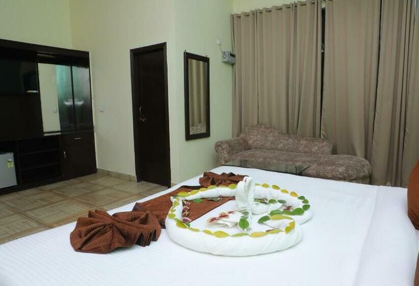 디럭스 룸, Drona Palace By Sr Leisure Inn