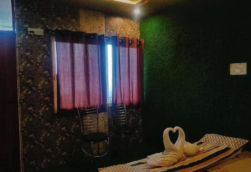 디럭스 룸, Nirbana Heights