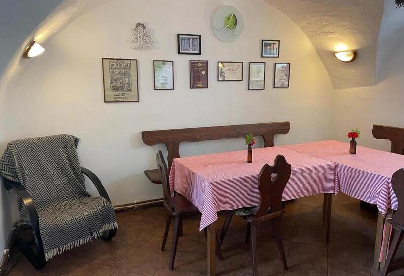 Шале 1 Спальня, Na úpatí Pálavy