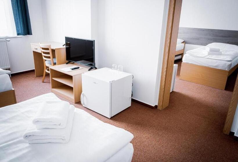 اتاق استاندارد چهار تخته, Arena