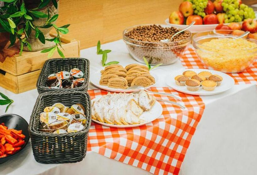 اتاق استاندارد چهار تخته, Arena