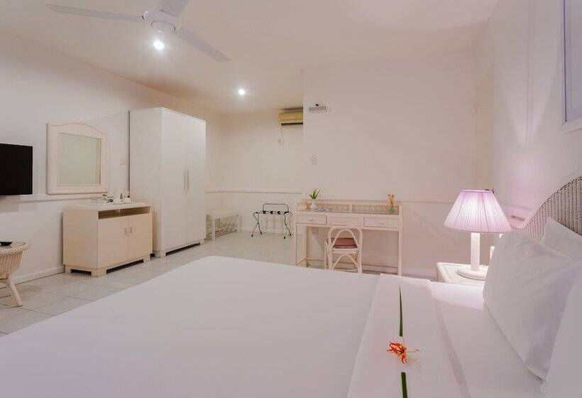 اتاق استاندارد, Equator Village Resort