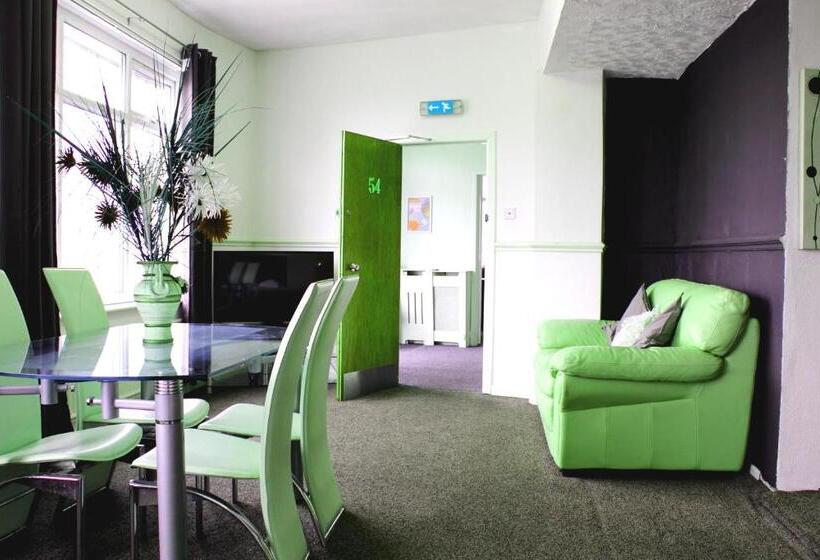 Family Room, Henson Hotel Pleasure Beach
