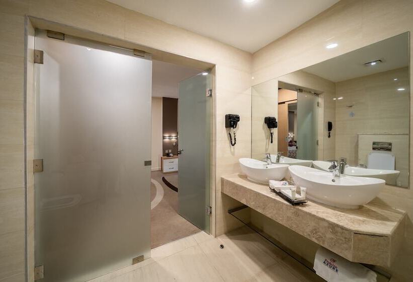 سوییت جونیور, Prideinn Azure Hotel Nairobi Westlands