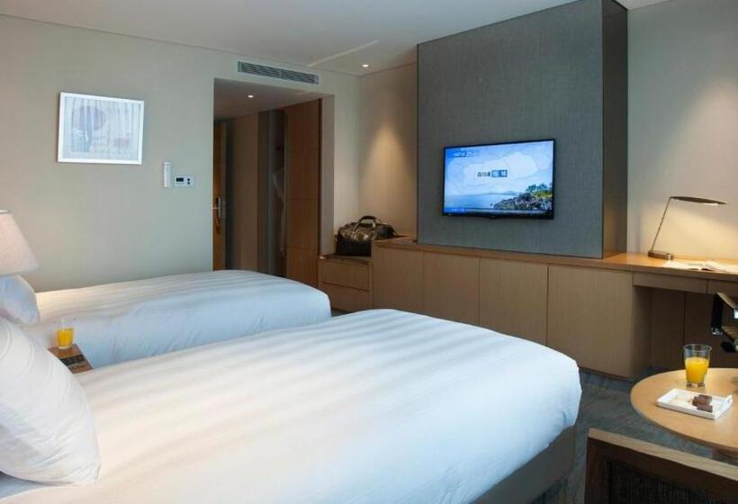 디럭스 룸, Lotte City Hotel Jeju