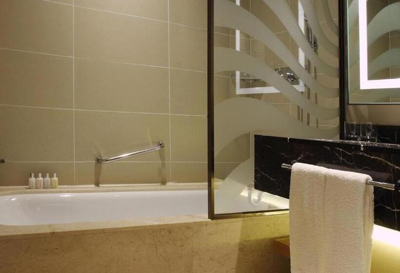 디럭스 룸 바다 전망, Lotte City Hotel Jeju