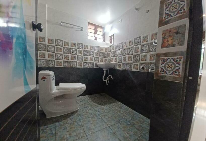 Номер Стандарт с Балконом, Jeena Motel