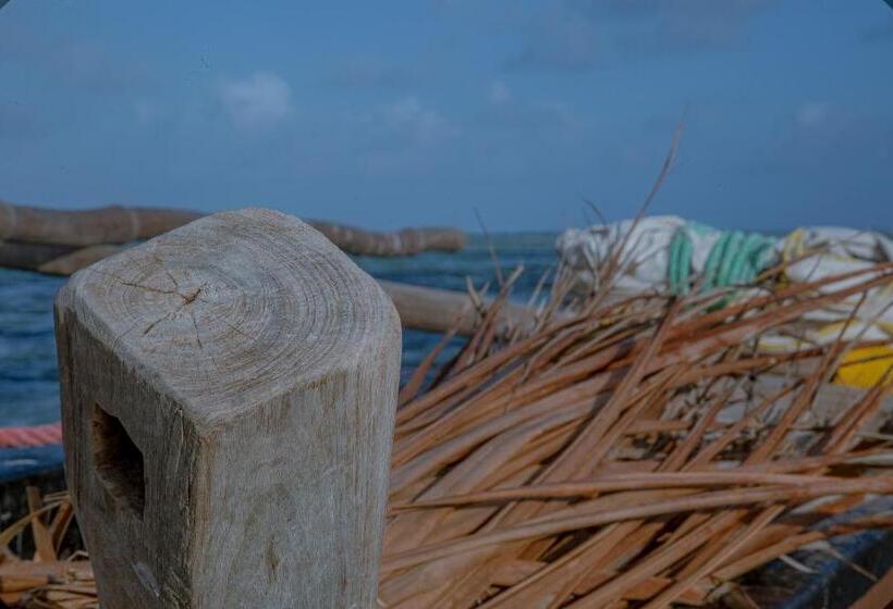 بانگلوی استاندارد, Afriican Village Zanzibar