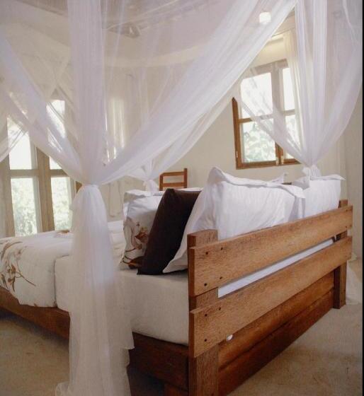 بانگلوی استاندارد, Afriican Village Zanzibar