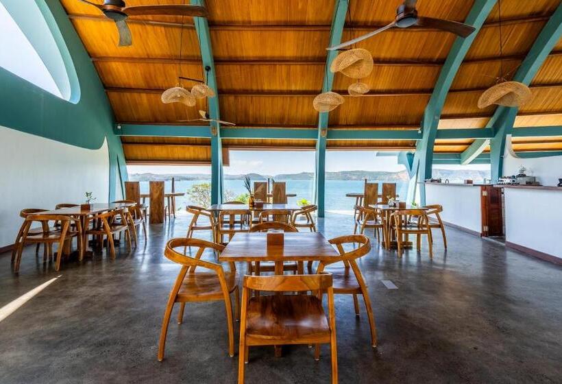 Вилла 1 Спальня Вид на Море, Inlight Lombok Beach Hotel New Year Offer