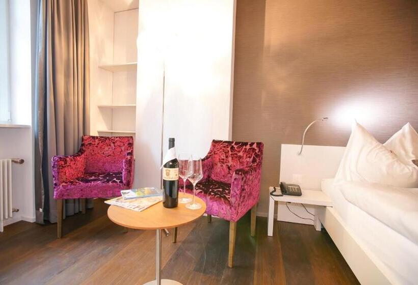 Номер Стандарт, Boutique Hotel   Restaurant Orchidee