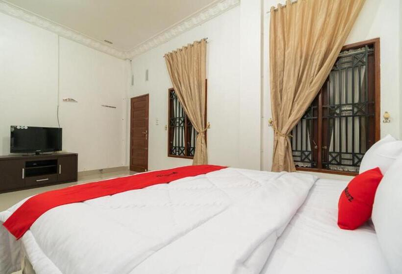 Люкс, Reddoorz Syariah Near Universitas Putra Indonesia Padang