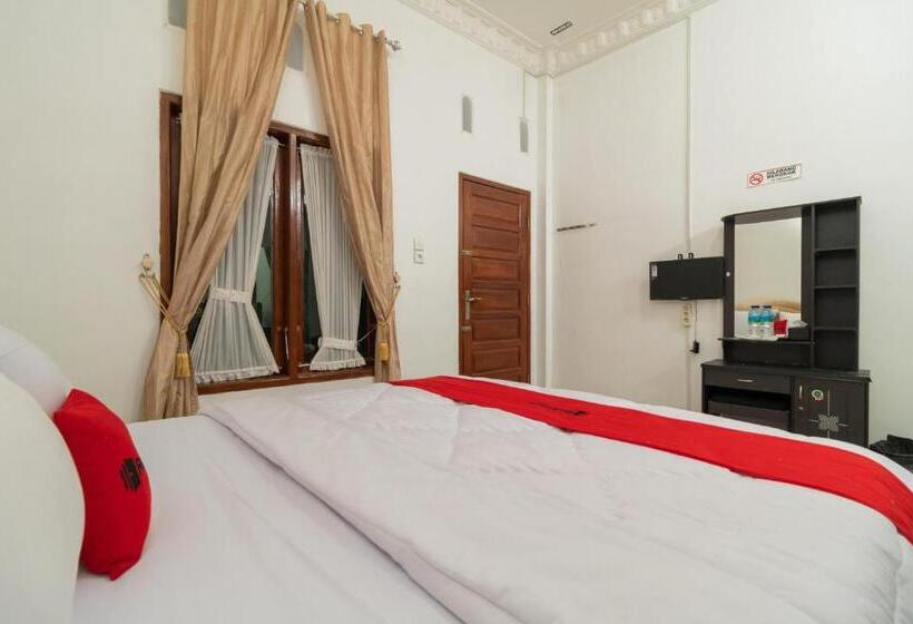 Номер Economy, Reddoorz Syariah Near Universitas Putra Indonesia Padang