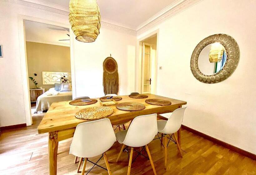 اتاق استاندارد, Alani Montjuic