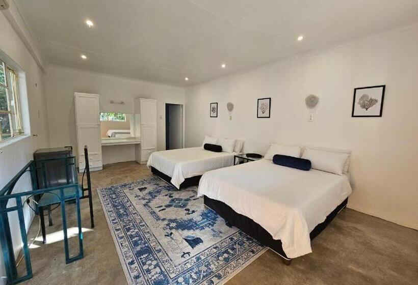 اتاق لوکس خانوادگی, Thuto Centre Conferencing & Bush Lodge