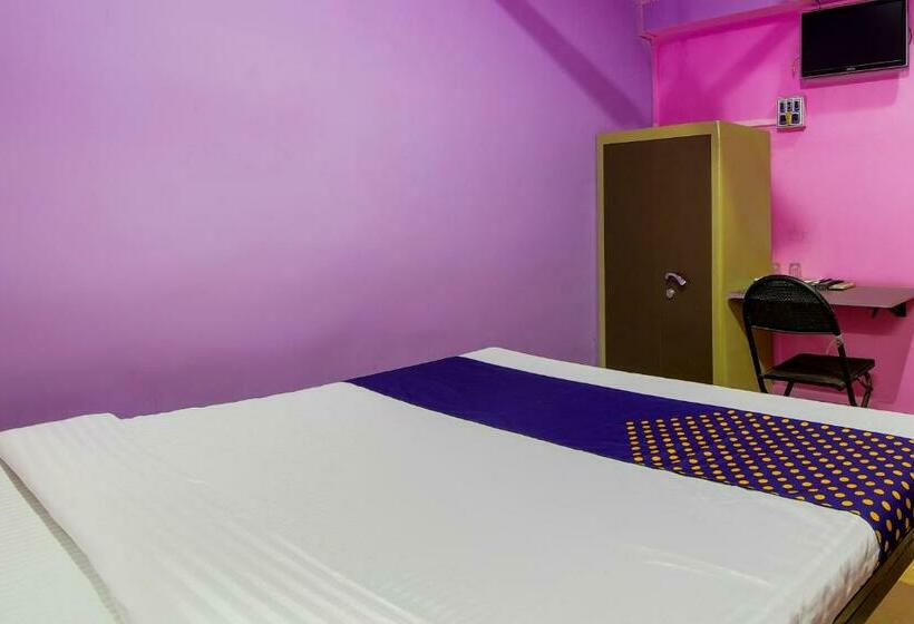 Номер Стандарт Трехместный, Spot On 67841 Hotel Rajeshwar