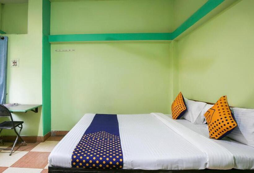 Номер Стандарт Трехместный, Spot On 67841 Hotel Rajeshwar