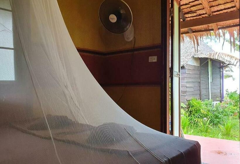 Хижина, Monkey Island Resort Koh Mak