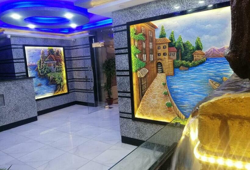 استودیوی استاندارد با چشم‌انداز دریا, فندق البدر