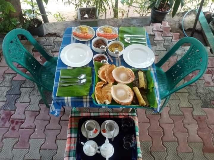 Трехместный Номер Deluxe, Dinimuthu Rest Inn