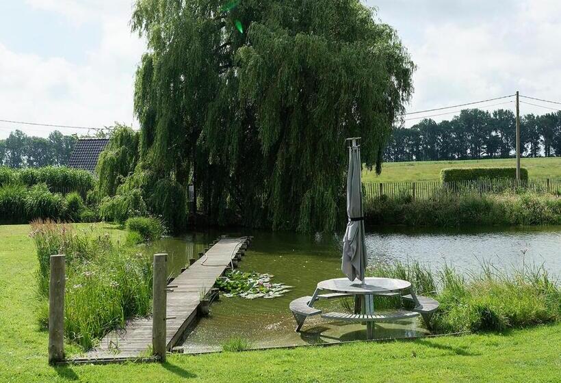 Семейный Номер, Gîte De L étang
