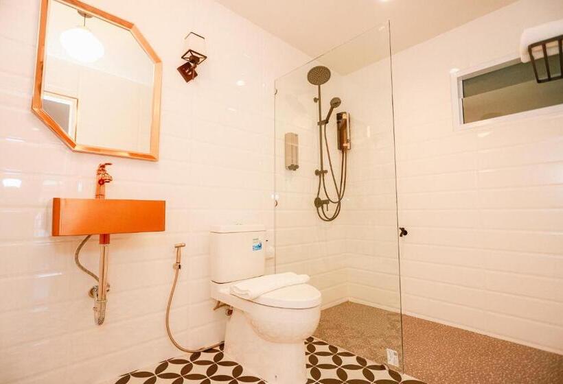 Номер Deluxe с Балконом, Chertel Poshtel