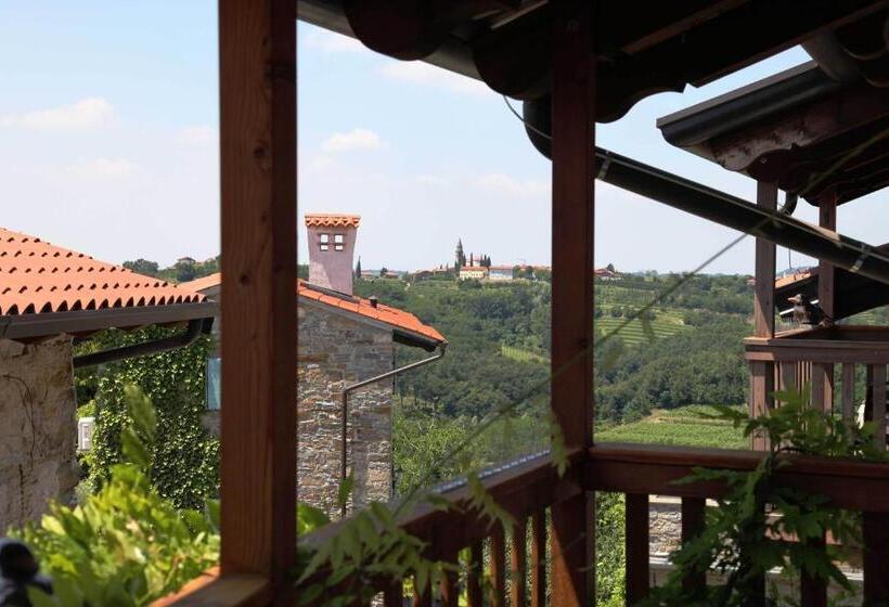 اتاق راحتی, Garni Hotel Dvor
