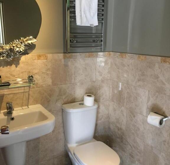 Номер Стандарт, Worplesdon Place