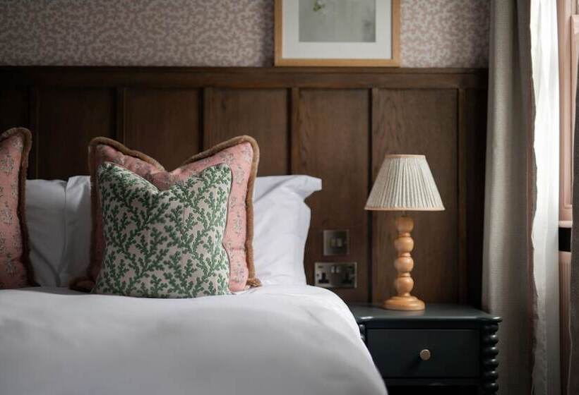 Номер Deluxe, Worplesdon Place