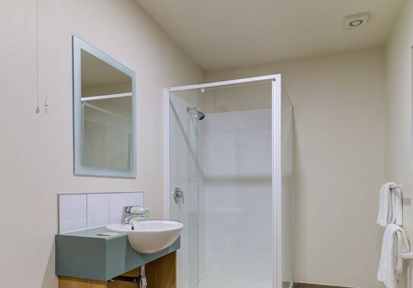 استودیوی استاندارد, Hanmer Springs Retreat