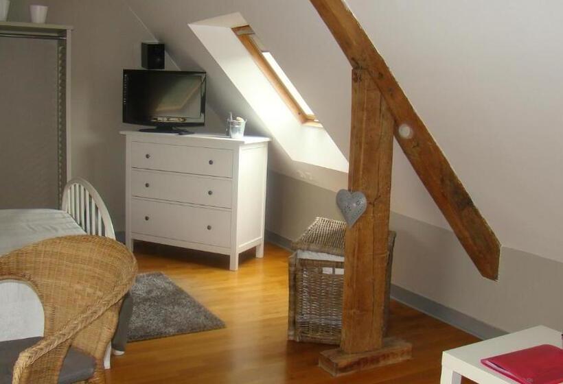 Семейный Номер, Gîte De La Cour