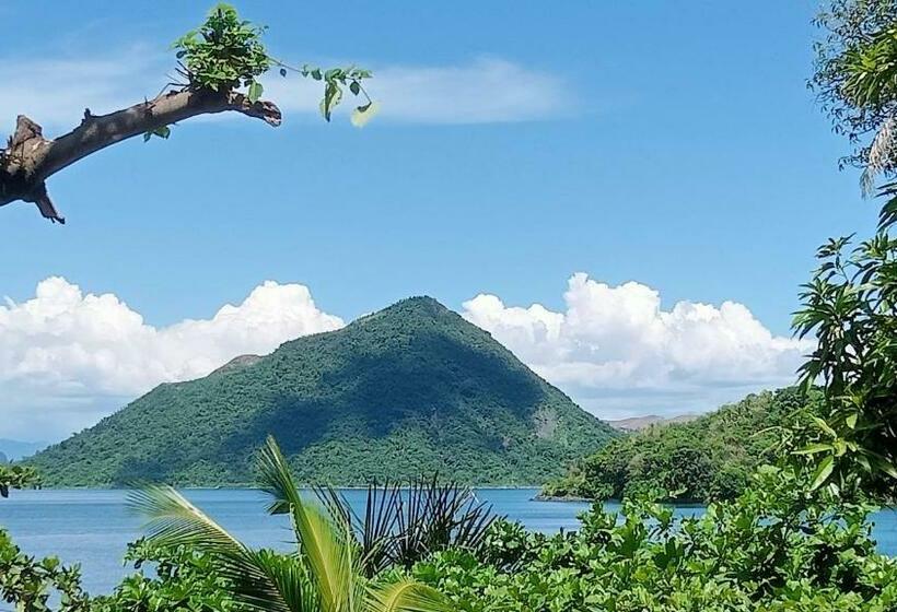 Номер Стандарт Вид на Озеро, Baywalk Suites Batangas
