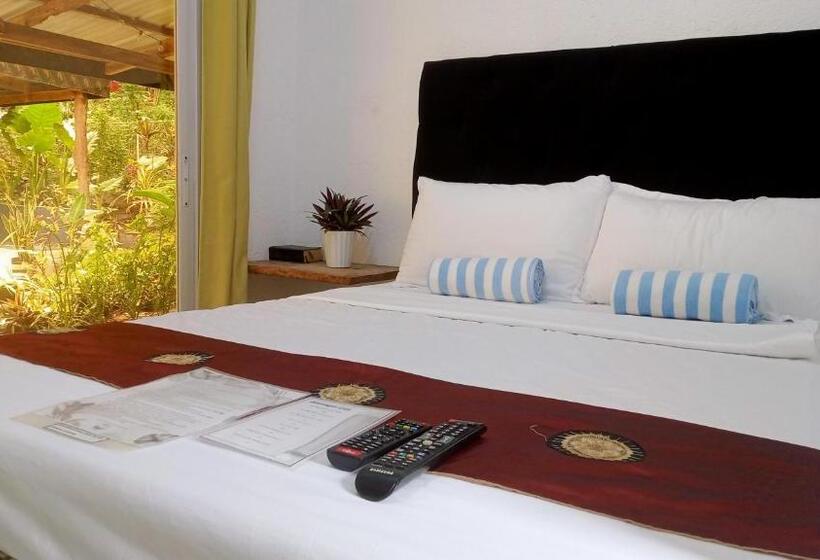 Номер Стандарт Вид на Озеро, Baywalk Suites Batangas