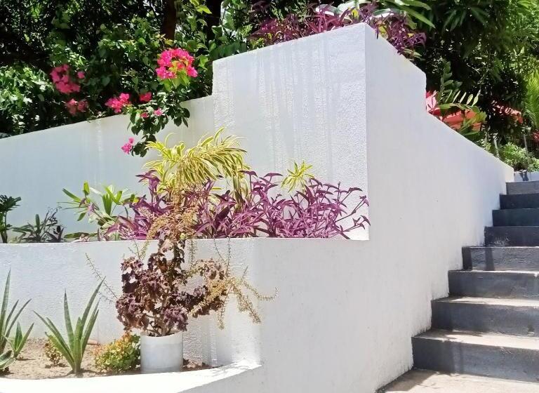 Люкс Вид на Бассейн, Baywalk Suites Batangas