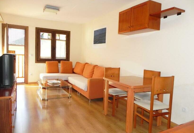 Апартаменты 3 Спальни, Apartamentos Villanua 3000