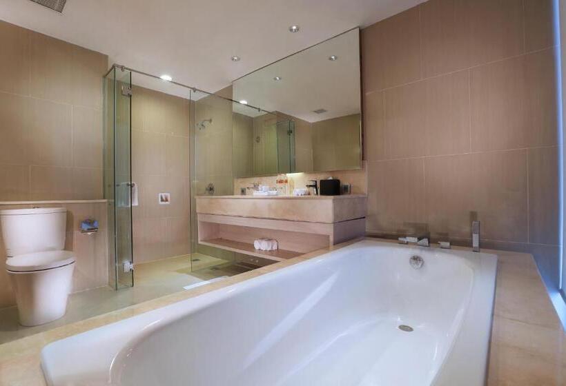 سوییت, Banua Banjarmasin Hotel & Convention Center