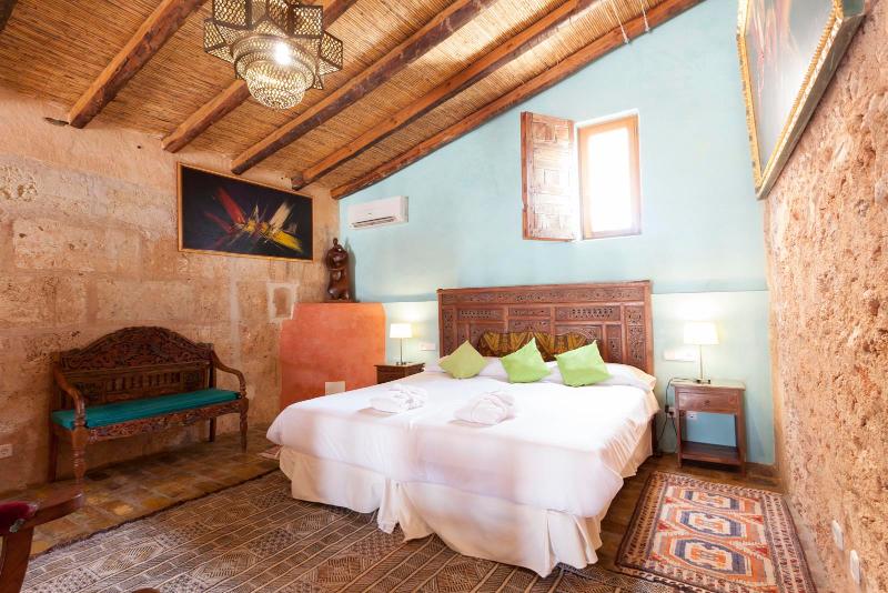 Полулюкс Повышенной Комфортности, Es Revellar Art Resort  Adults Only