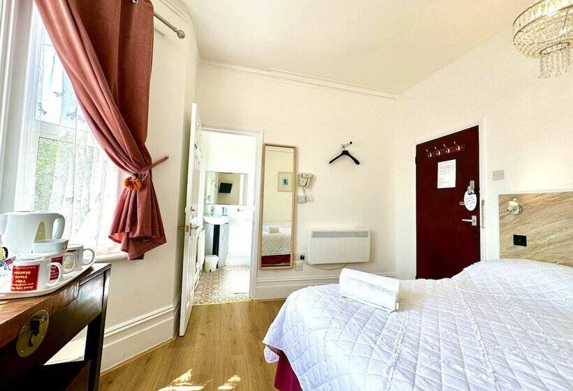 Семейный Номер, Anand Lodge