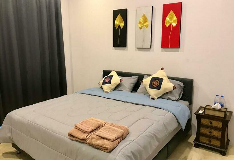 Дом 3 Спальни, Aly’s House
