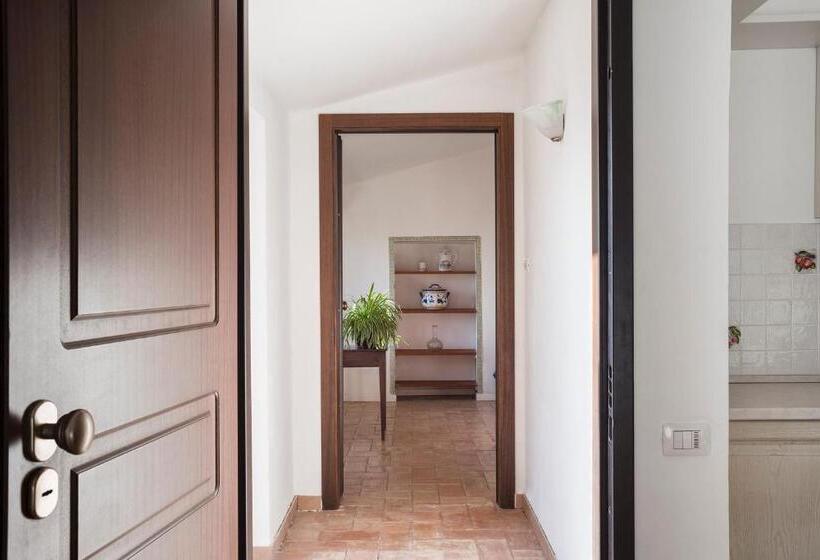 景色の見える一ベッドルームアパートメント, Agriturismo Castelvecchio, Casa Vacanza Con Piscina A Fabriano