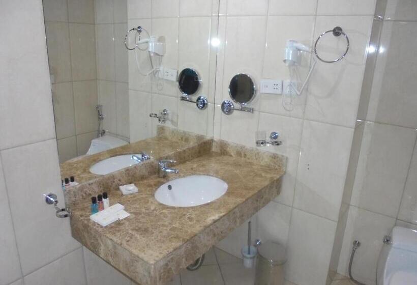 اتاق خانوادگی, Saromaria