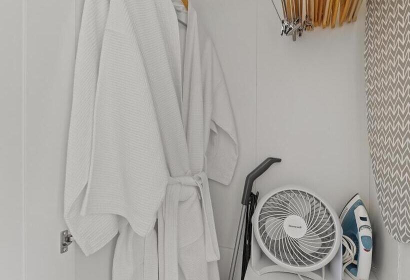 스탠다드 스튜디오 킹침대, The Seagrove Suites & Guest Rooms