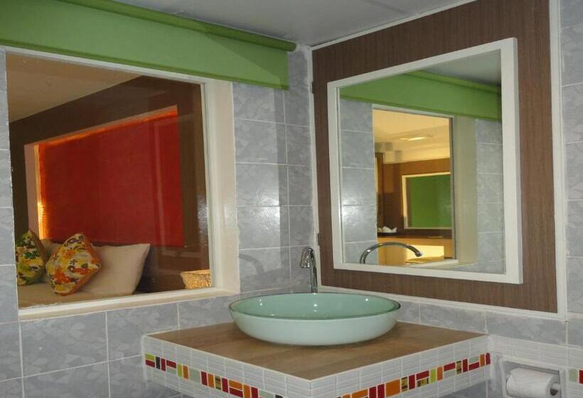 اتاق استاندارد سه نفره, Lamoon Resotel