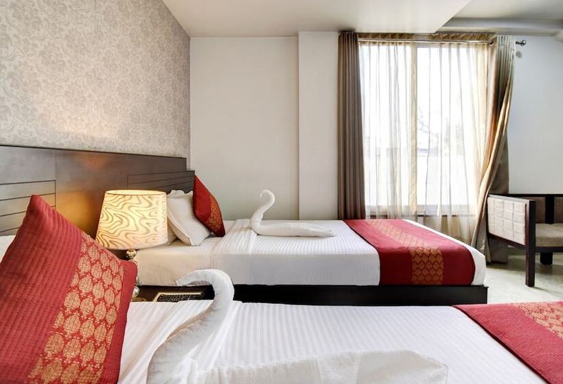 豪华房间, Raya Inn