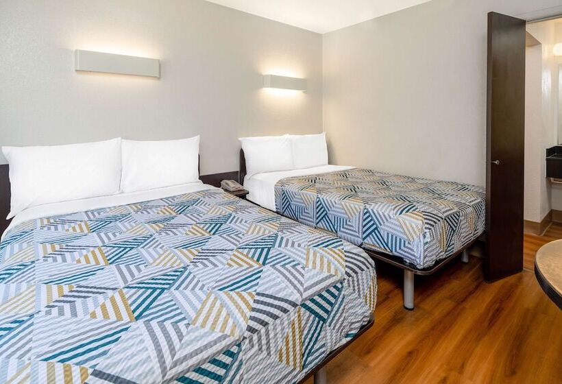 Номер Стандарт 2 Двуспальные Кровати, Motel 6 Santa Barbara, Ca   State Street