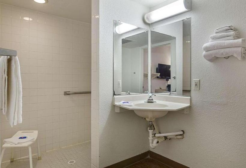 اتاق استاندارد برای معلولان, Motel 6topeka, Ks  Northwest