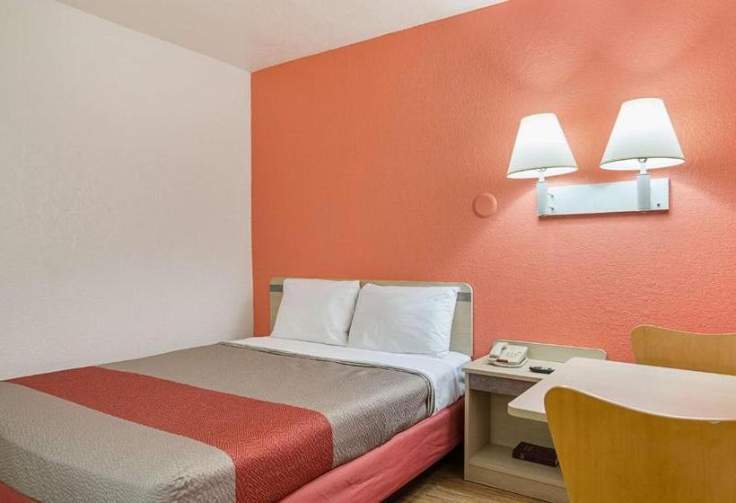 اتاق استاندارد برای معلولان, Motel 6topeka, Ks  Northwest