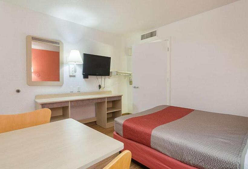 اتاق لوکس, Motel 6topeka, Ks  Northwest